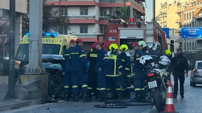 Σοβαρό-ατύχημα-στη-Μεσογείων-–-Χωρίς-τις-αισθήσεις-του-ο-οδηγός