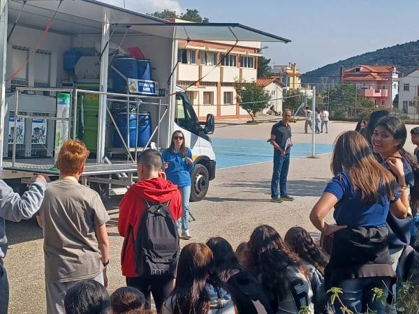 Πρόγραμμα-Επιβράβευσης-Ανακύκλωσης-σε-σχολεία-της-Ανατολικής-Αττικής-(Παλλήνης-Σαρωνικού-Λαυρεωτικής)