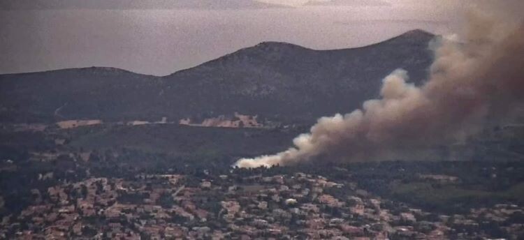 Φωτιά-στη-Σταμάτα-–-Καίει-δάσος-στην-περιοχή